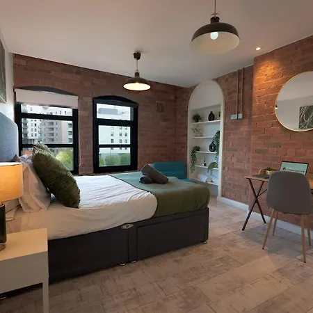 Apartment Centre Apartment, Exposed Brick & Darts Leeds (West Yorkshire)